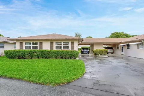 121 Mockingbird Ln, Delray Beach, FL 33445