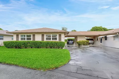 121 Mockingbird Ln, Delray Beach, FL 33445