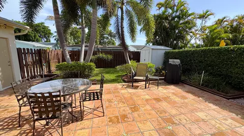 Exterior - 310 SE 4th Ter, Dania Beach, FL 33004 photo 13 of 18