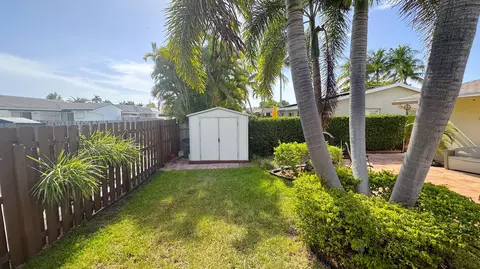 Exterior - 310 SE 4th Ter, Dania Beach, FL 33004 photo 12 of 18