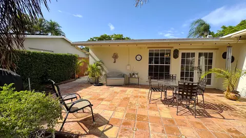 Exterior - 310 SE 4th Ter, Dania Beach, FL 33004 photo 11 of 18