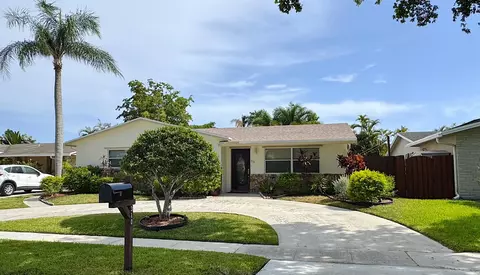 Exterior - 310 SE 4th Ter, Dania Beach, FL 33004 photo 3 of 18