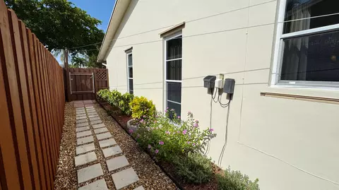 Exterior - 310 SE 4th Ter, Dania Beach, FL 33004 photo 16 of 18