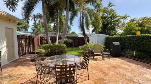 Exterior - 310 SE 4th Ter, Dania Beach, FL 33004 photo 9 of 18