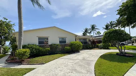 Exterior - 310 SE 4th Ter, Dania Beach, FL 33004 photo 4 of 18