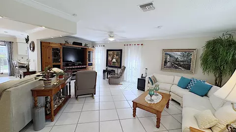 Living - 310 SE 4th Ter, Dania Beach, FL 33004 photo 2 of 6