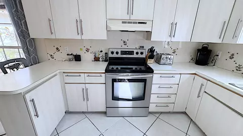 Kitchen - 310 SE 4th Ter, Dania Beach, FL 33004 photo 3 of 7