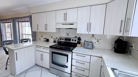 Kitchen - 310 SE 4th Ter, Dania Beach, FL 33004 photo 2 of 7