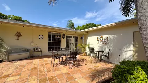 Exterior - 310 SE 4th Ter, Dania Beach, FL 33004 photo 10 of 18