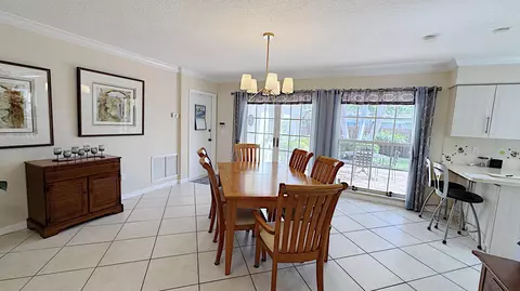 Dining - 310 SE 4th Ter, Dania Beach, FL 33004 photo 1 of 6