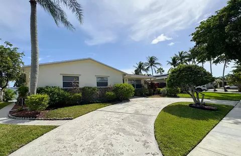 Exterior - 310 SE 4th Ter, Dania Beach, FL 33004 photo 2 of 18