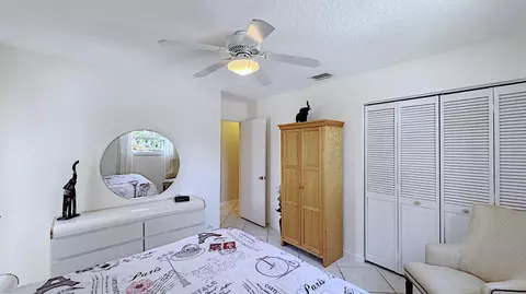 Bedroom - 310 SE 4th Ter, Dania Beach, FL 33004 photo 8 of 11