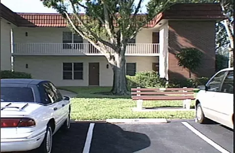 24 Pine Arbor Ln #205, Vero Beach, FL 32962