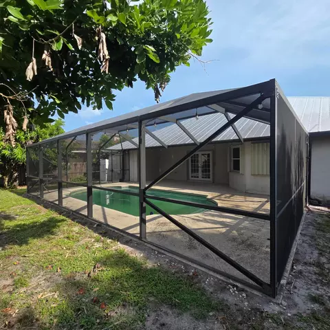 981 SW Mccracken Ave, Port Saint Lucie, FL 34953