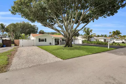 Exterior - 8 Windsor Rd W, Jupiter, FL 33469 photo 10 of 10
