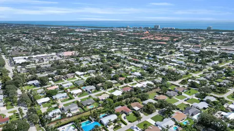 View/Area - 8 Windsor Rd W, Jupiter, FL 33469 photo 1 of 2