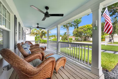 Exterior - 8 Windsor Rd W, Jupiter, FL 33469 photo 3 of 10