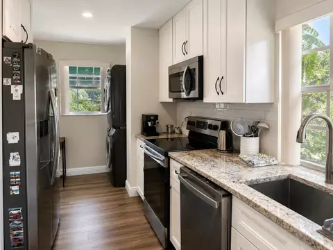 6560 Via Regina, Boca Raton, FL 33433