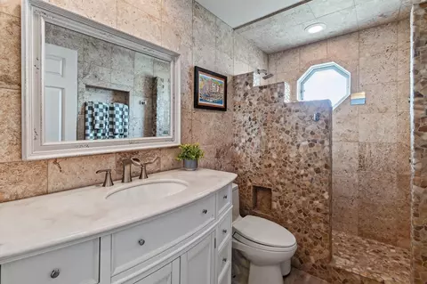 Bath - 715 SW Salerno Rd, Stuart, FL 34997 photo 3 of 3