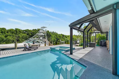 Exterior - 715 SW Salerno Rd, Stuart, FL 34997 photo 13 of 20