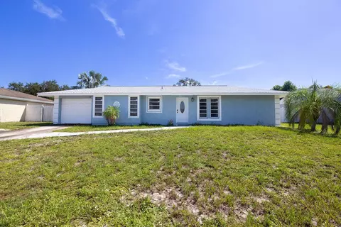 1337 SE Roanoke St, Port Saint Lucie, FL 34952
