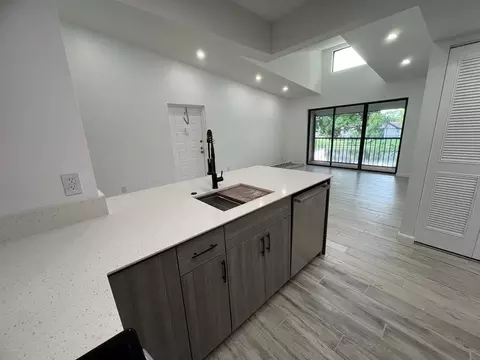 712 Sunny Pine Way #C3, Greenacres, FL 33415