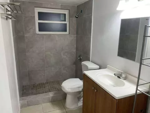 Bath - 694 Michigan Ct #2, Saint Cloud, FL 34769 photo 1 of 1