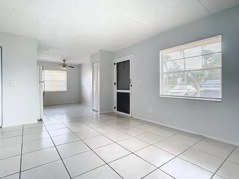 Living - 694 Michigan Ct #2, Saint Cloud, FL 34769 photo 4 of 5