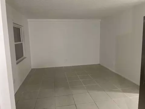 Living - 694 Michigan Ct #2, Saint Cloud, FL 34769 photo 6 of 6