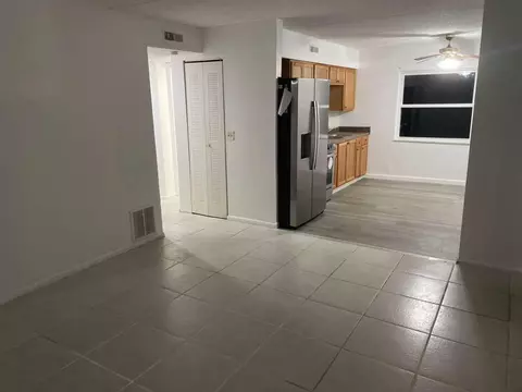 Living - 694 Michigan Ct #2, Saint Cloud, FL 34769 photo 5 of 6