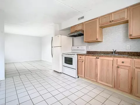 Kitchen - 694 Michigan Ct #2, Saint Cloud, FL 34769 photo 8 of 8