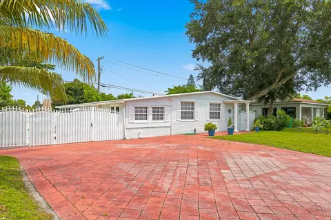 3239 Dolan Rd, Palm Springs, FL 33406