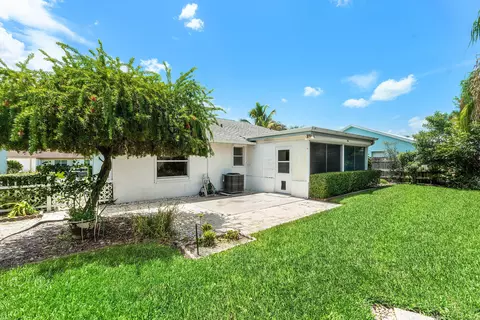 Exterior - 149 Arrowhead Cir, Jupiter, FL 33458 photo 4 of 6