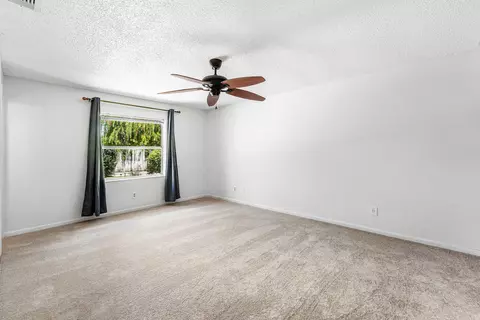 Bedroom - 149 Arrowhead Cir, Jupiter, FL 33458 photo 1 of 3