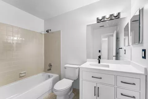 Bath - 149 Arrowhead Cir, Jupiter, FL 33458 photo 2 of 2