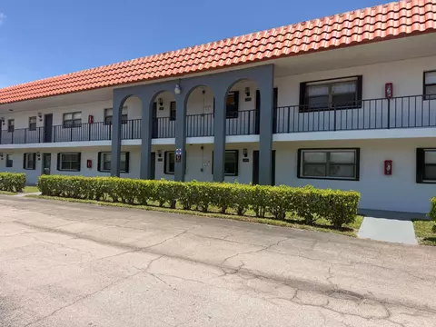 2141 W Woolbright Rd #L202, Boynton Beach, FL 33426
