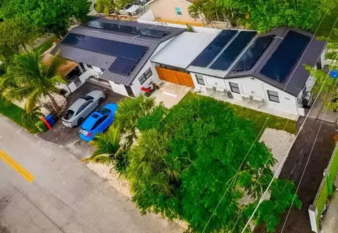 1202 NE 3rd Ave, Fort Lauderdale, FL 33304