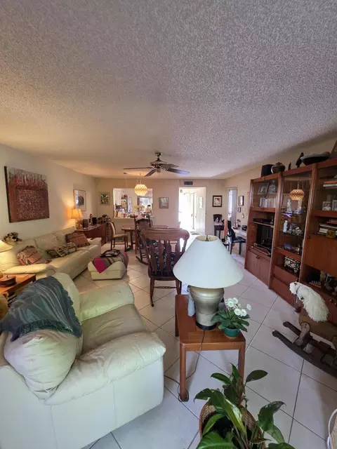 190 SE 7th St #103, Deerfield Beach, FL 33441