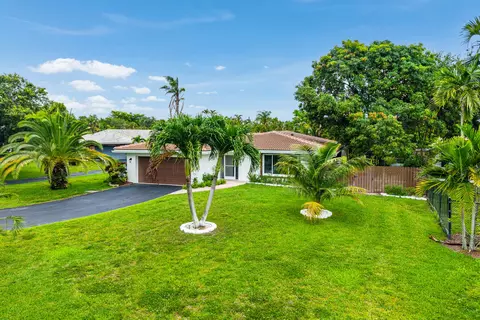 4025 NW 105th Ave, Coral Springs, FL 33065