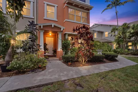 960 Millbrae Ct #6, West Palm Beach, FL 33401