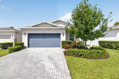 6710 Pointe Of Woods Dr, West Palm Beach, FL 33413