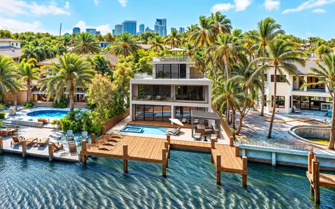 124 S Gordon Rd, Fort Lauderdale, FL 33301