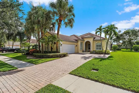 108 Euphrates Cir, Palm Beach Gardens, FL 33410