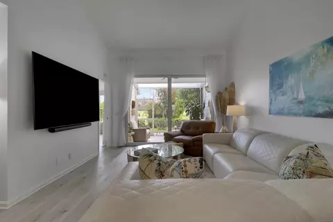 Living - 8925 SE Riverfront Ter, Tequesta, FL 33469 photo 2 of 4