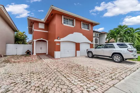 15351 SW 40th Ter, Miami, FL 33185