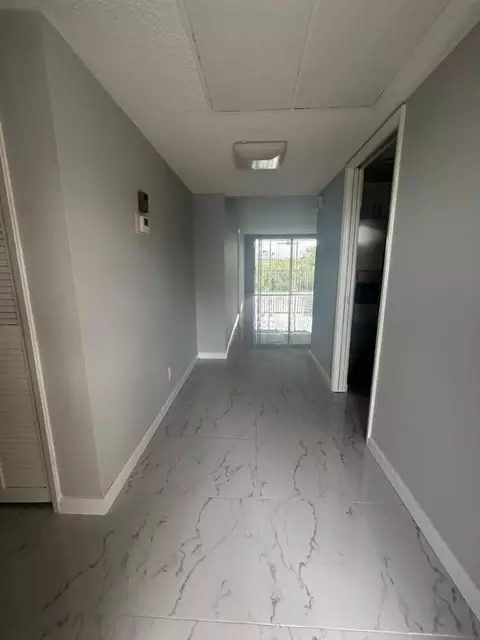 2661 S Course Dr #306, Pompano Beach, FL 33069