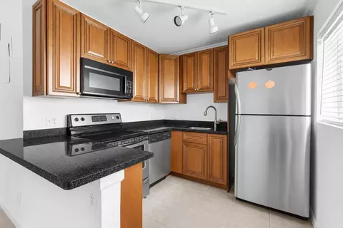2655 NE 8th Ave #106, Wilton Manors, FL 33334