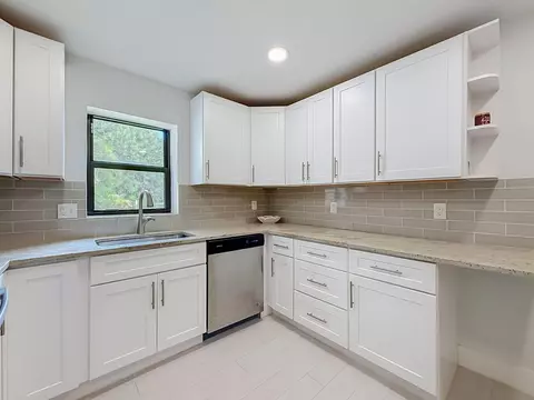 16300 Golf Club Rd #201, Weston, FL 33326
