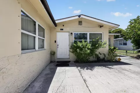 1213 14th Ave S, Lake Worth Beach, FL 33460