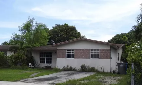 5620 SW 37th St, West Park, FL 33023